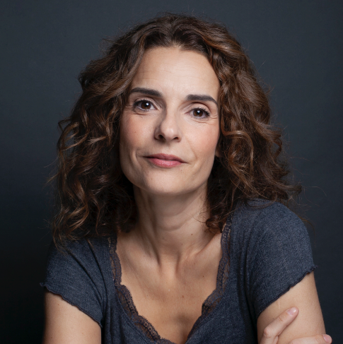 Thais Curiá